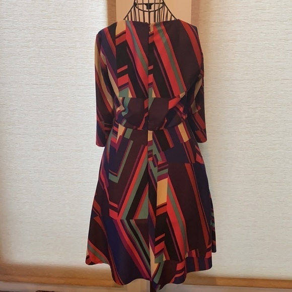 Donna Morgan colorful printed dress with pockets - Picture 3 of 5